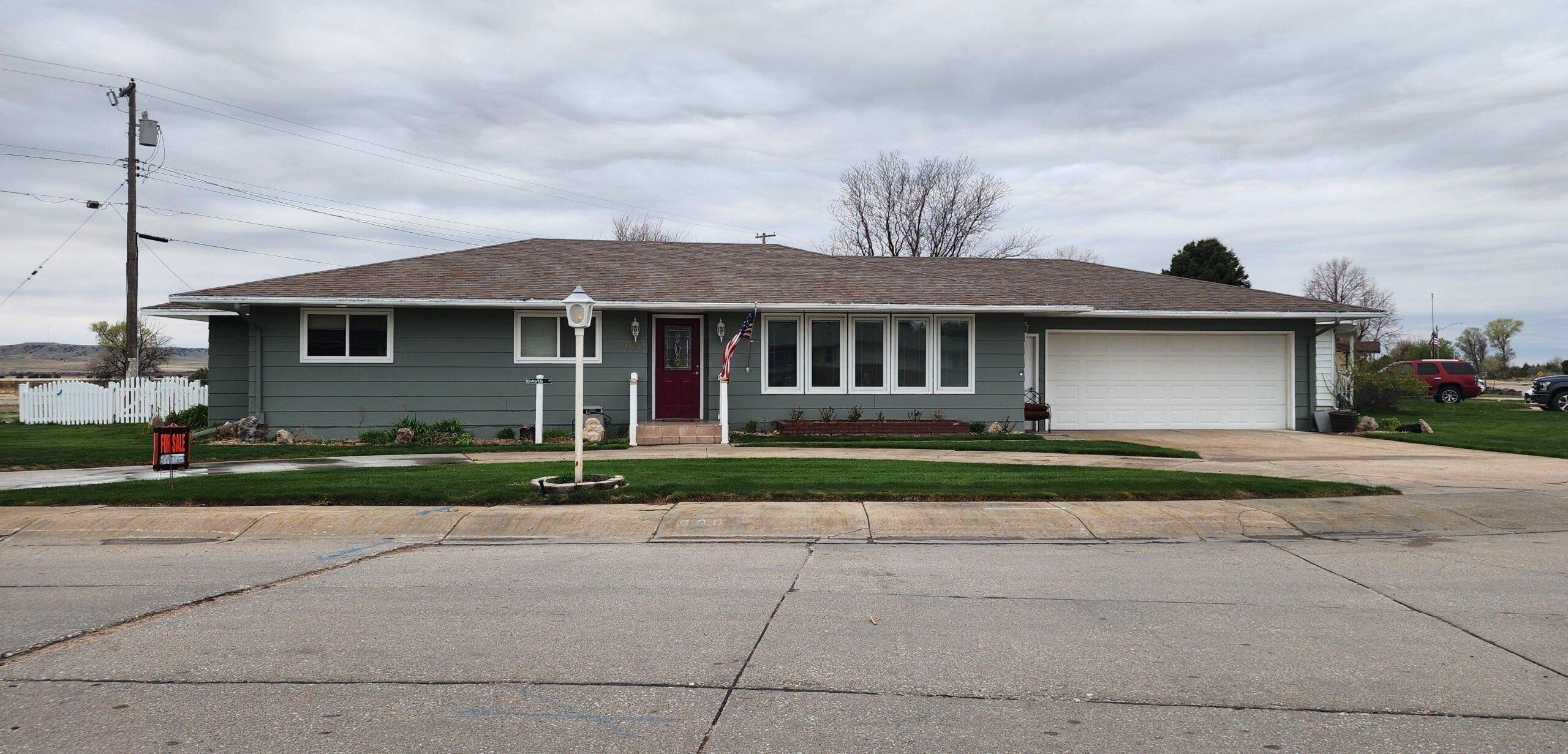 Property Image for 600 W. Avenue D