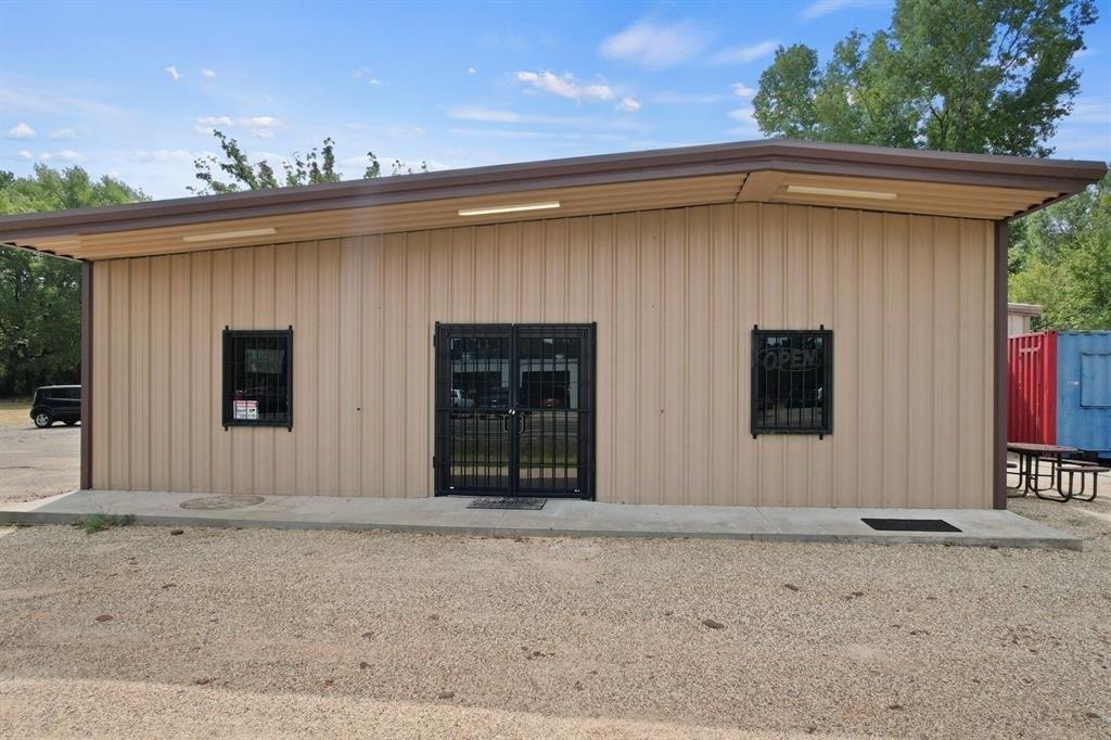 Property Image for 321 W 67 Highway W