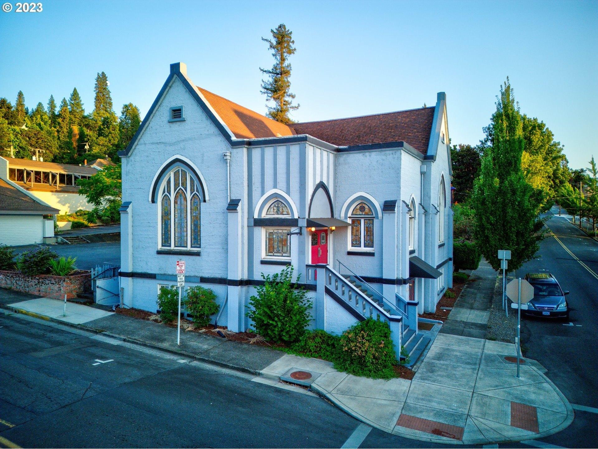Property Image for 809 Se Main St