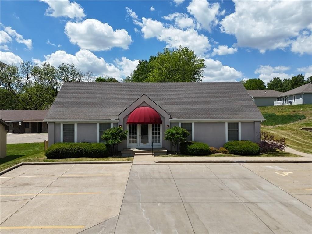 Property Image for 502 S Woodbine Road