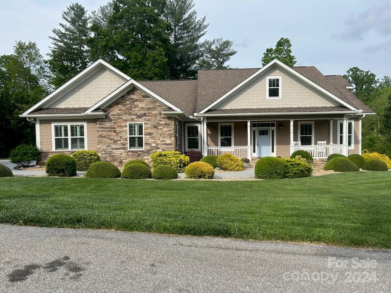 Property Image for 72 Willow Place Circle