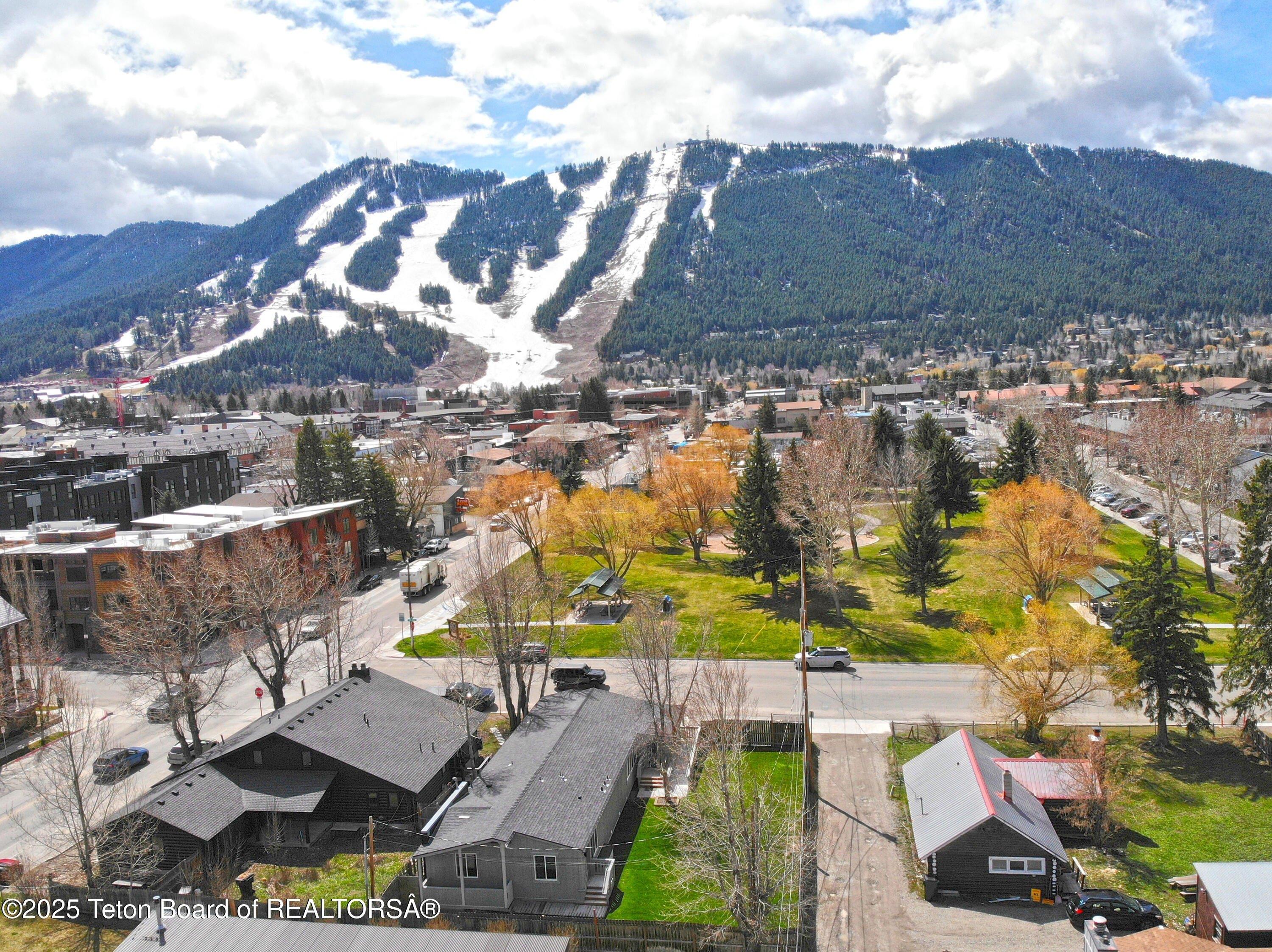 Property Image for 245 W GILL Avenue