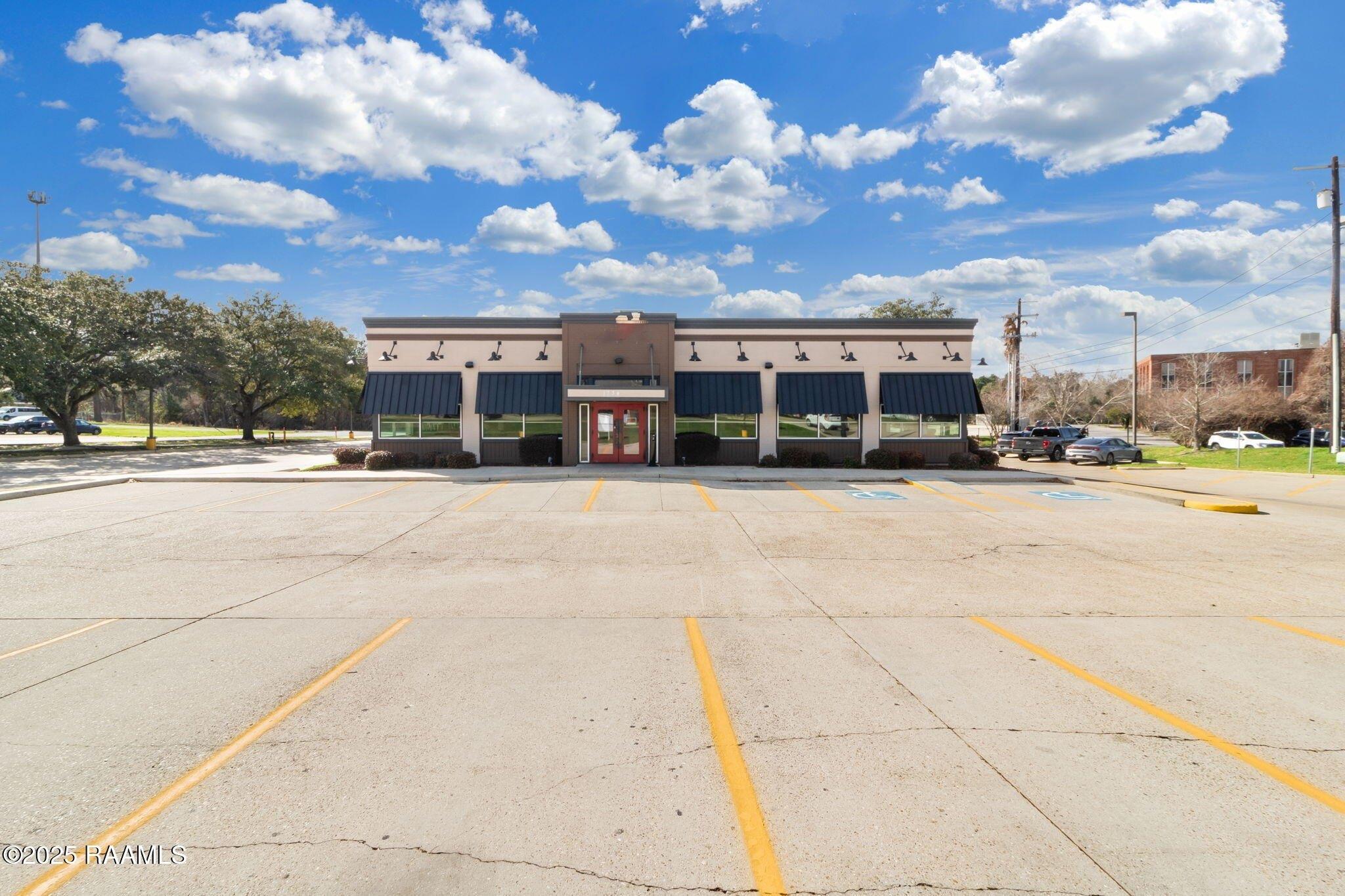 Property Image for 1734 W Pinhook Road