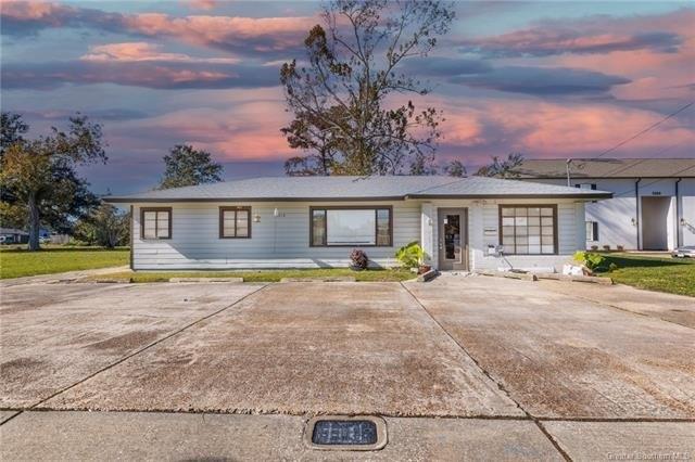 Property Image for 3510 Common Street