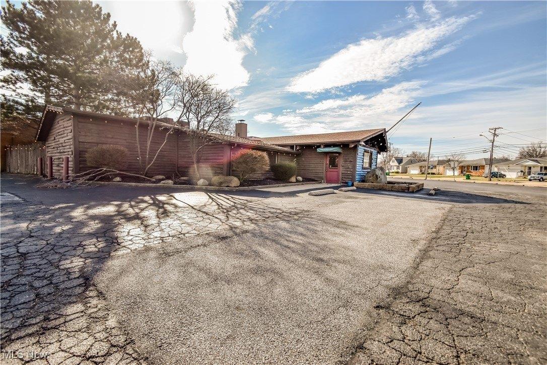 Property Image for 28810 Lake Shore Boulevard