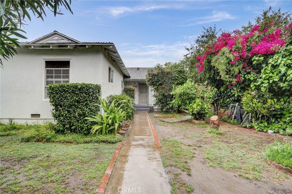 Property Image for 14747 Saticoy Street