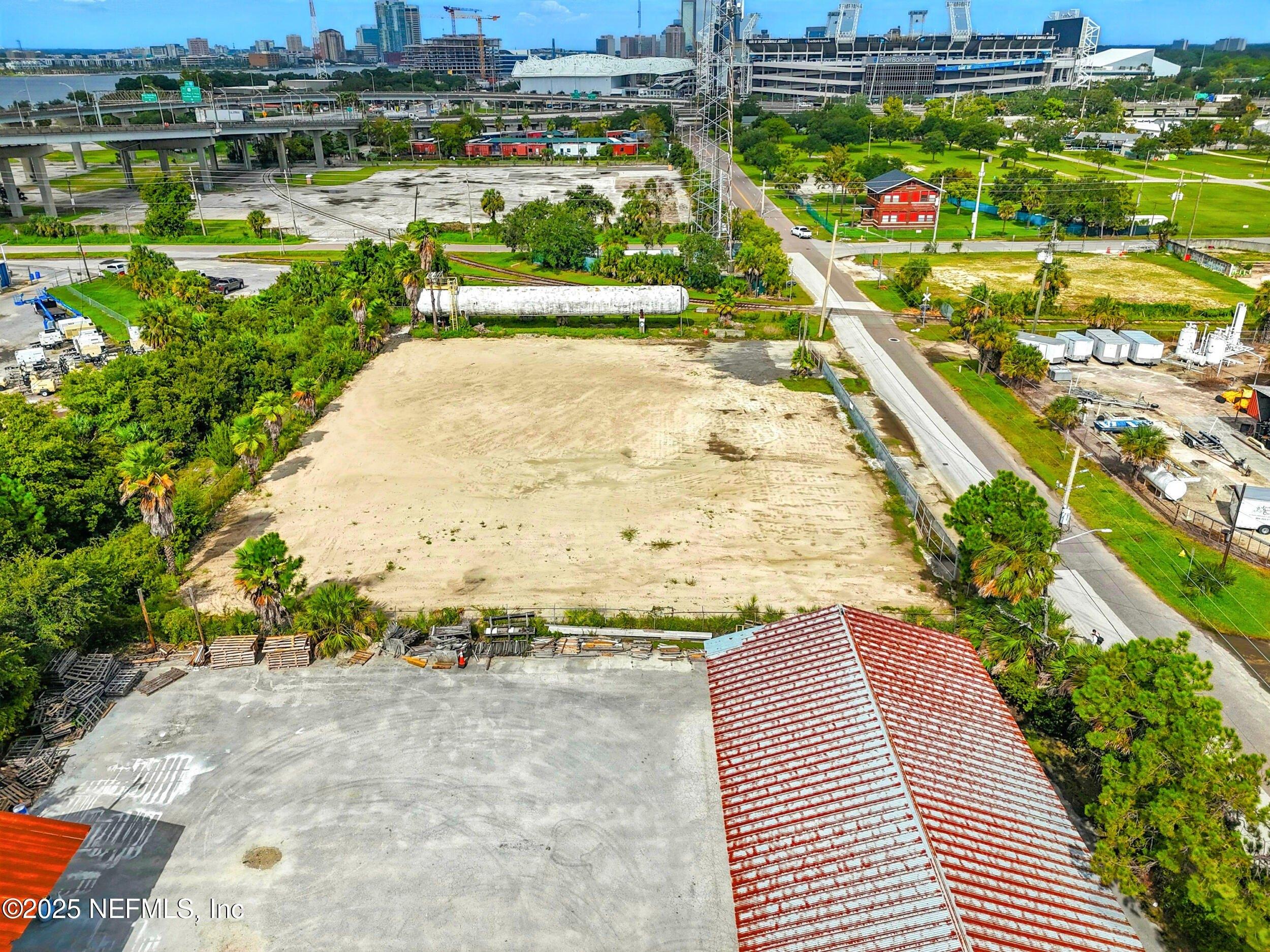 Property Image for 1932 E ADAMS Street