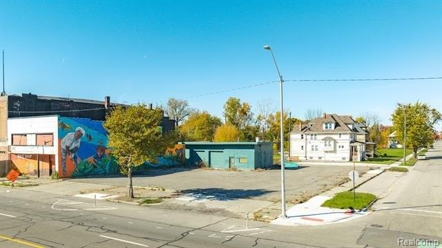 Property Image for 14241 E JEFFERSON Avenue