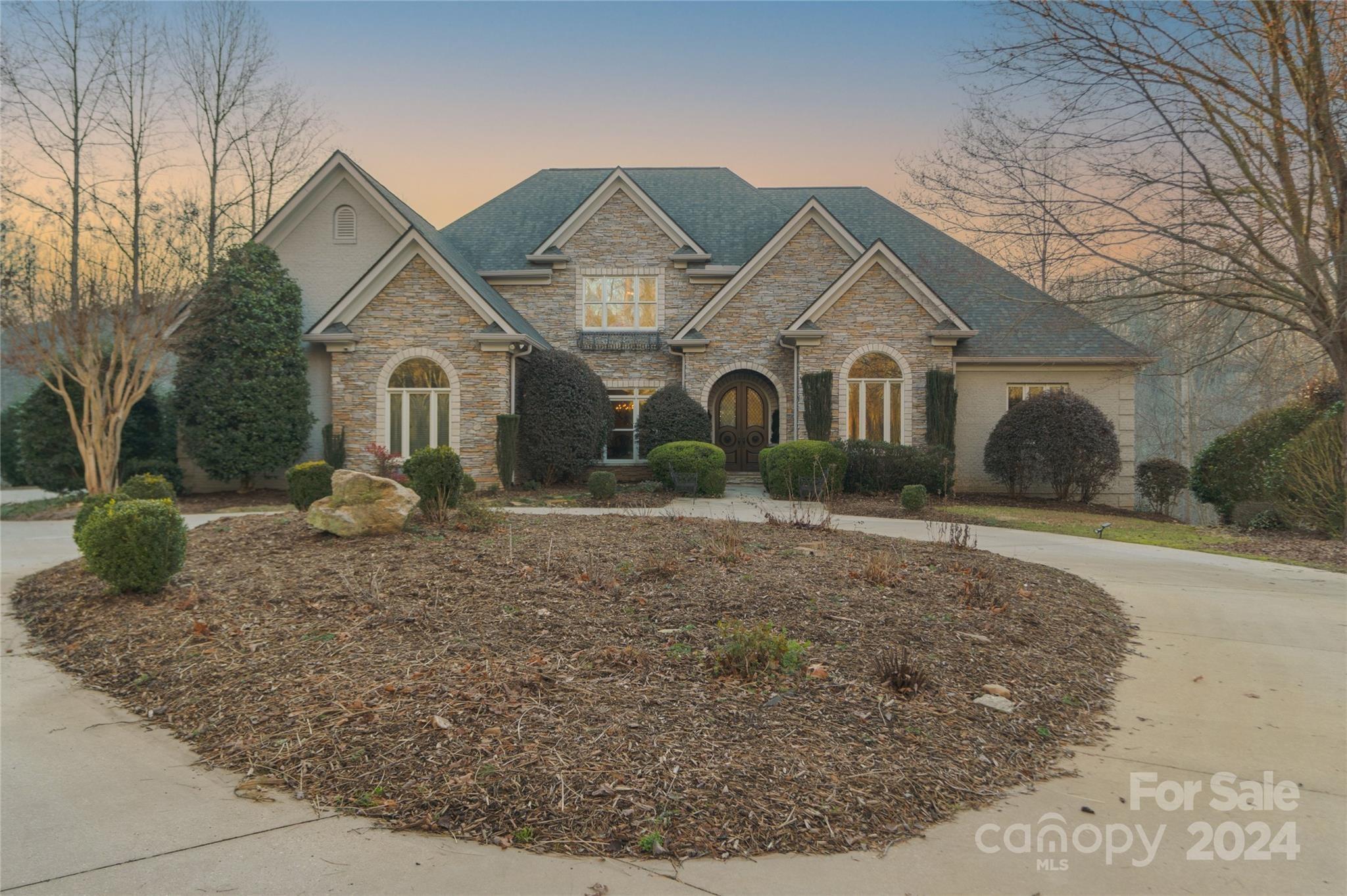 Property Image for 605 Fernlawn Court