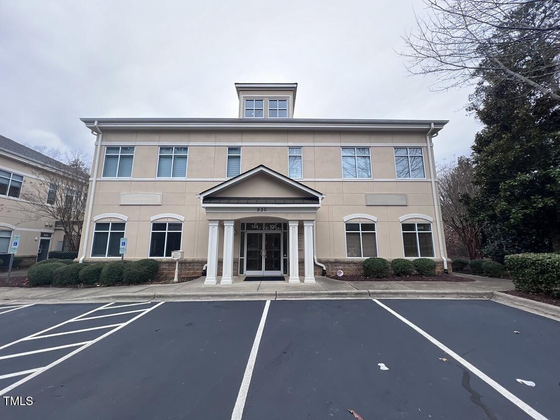 Property Image for 930 SE Cary Parkway 104