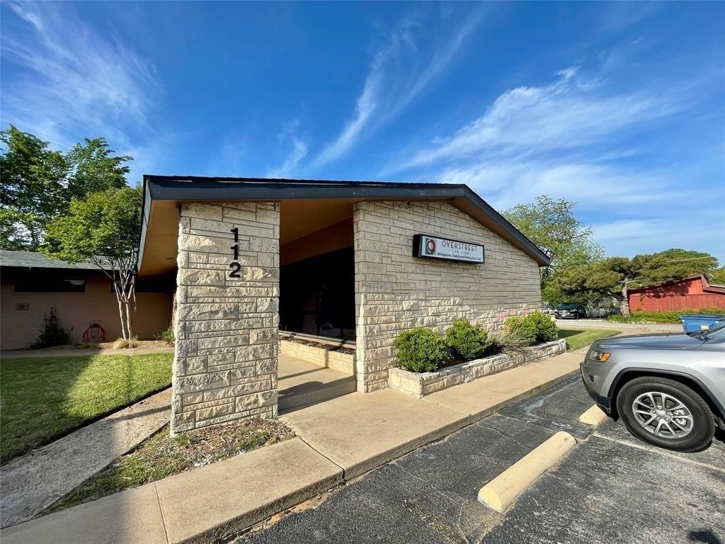 Property Image for 112 W Pipeline Road private office