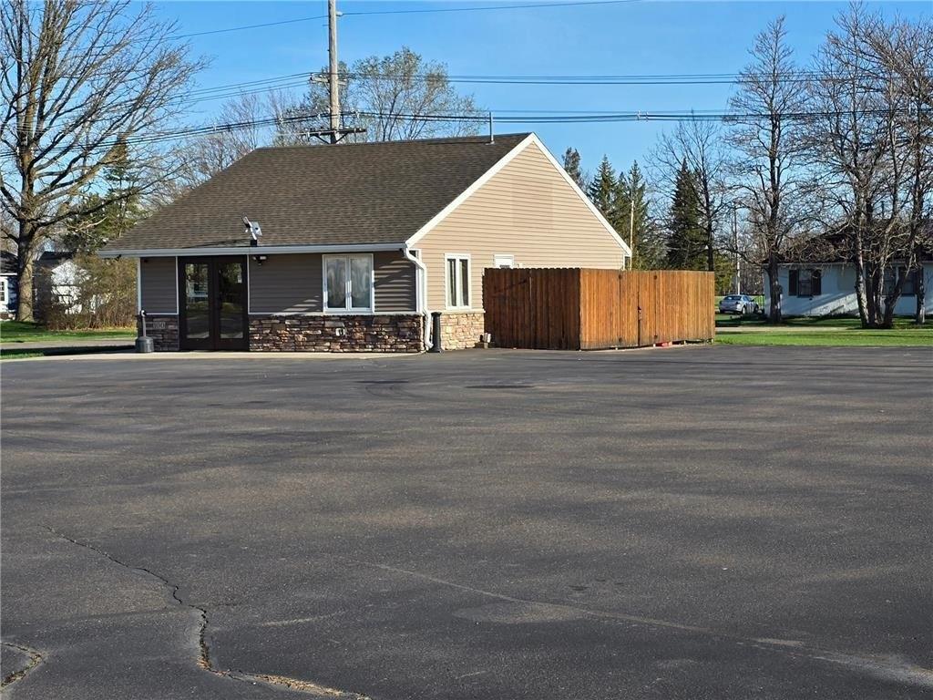 Property Image for 100 N Pine Street S