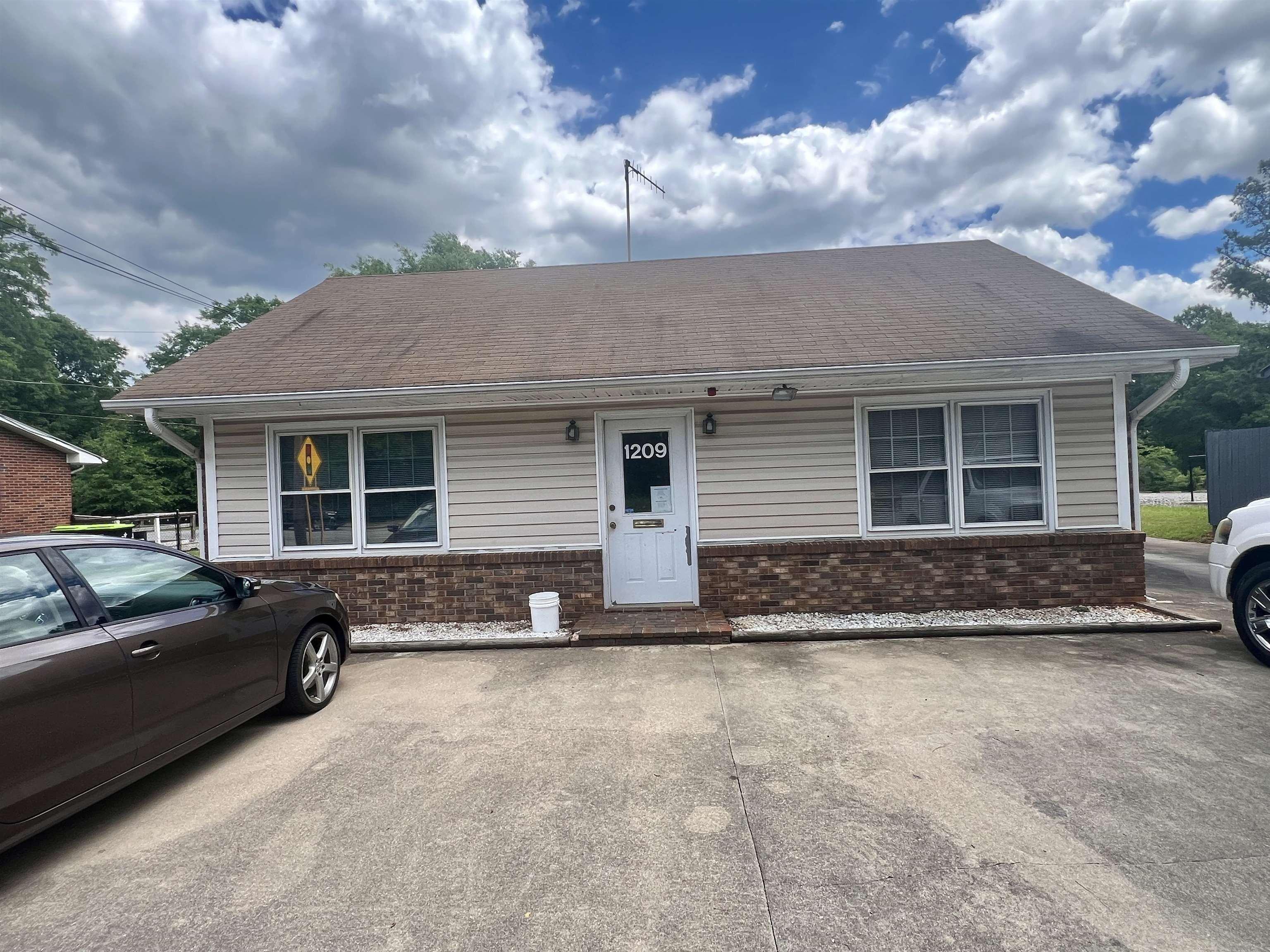 Property Image for 1209 Boiling Springs Road