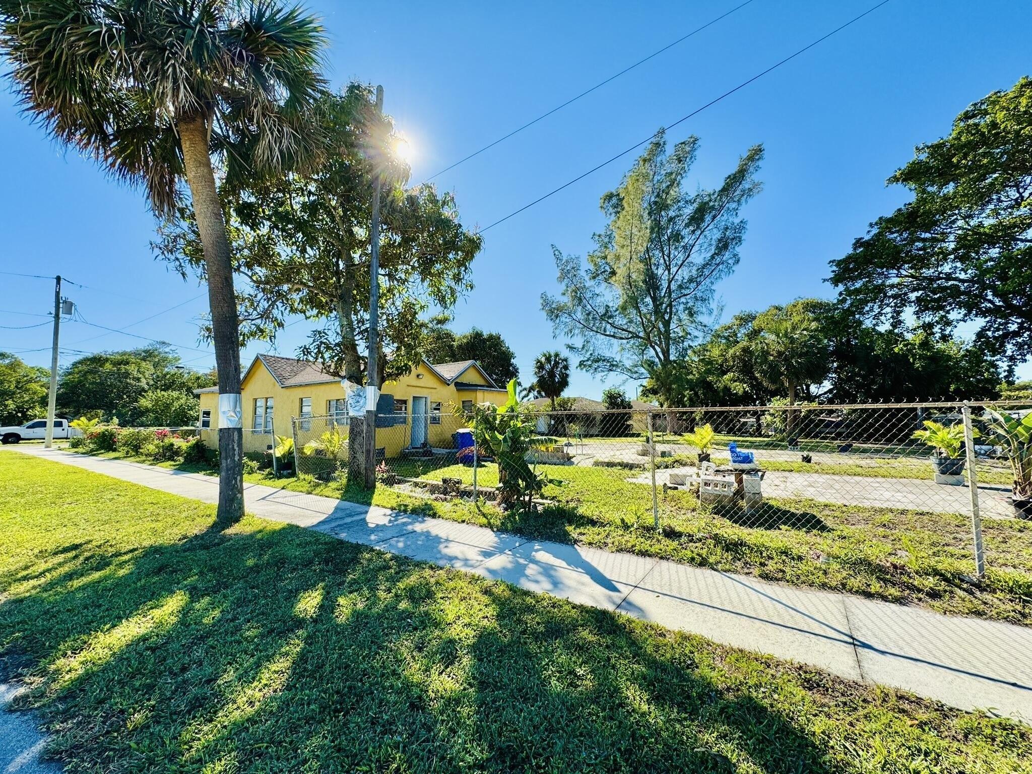 Property Image for 107 SW 2nd Court