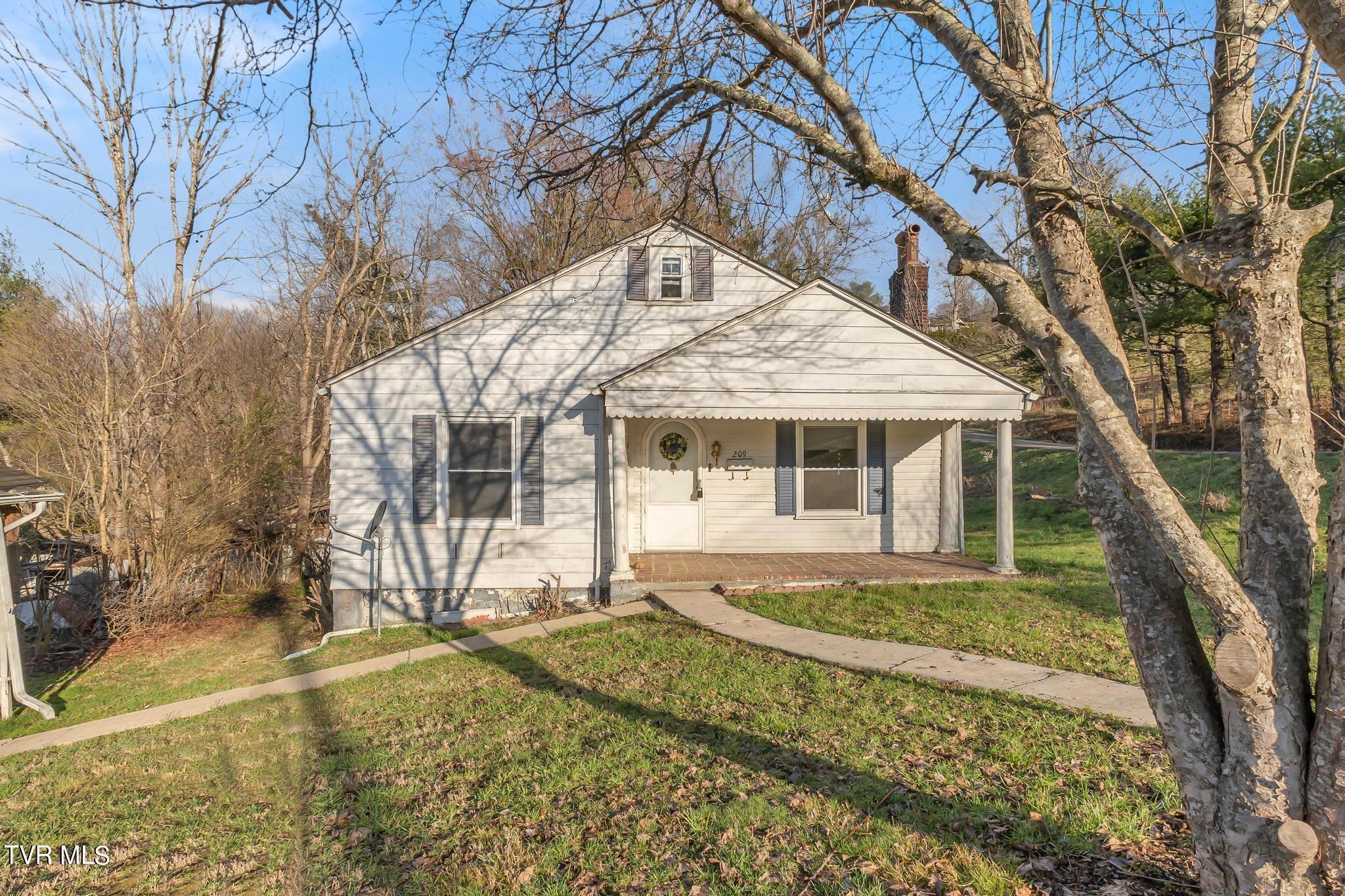 Property Image for 136 Forest Avenue