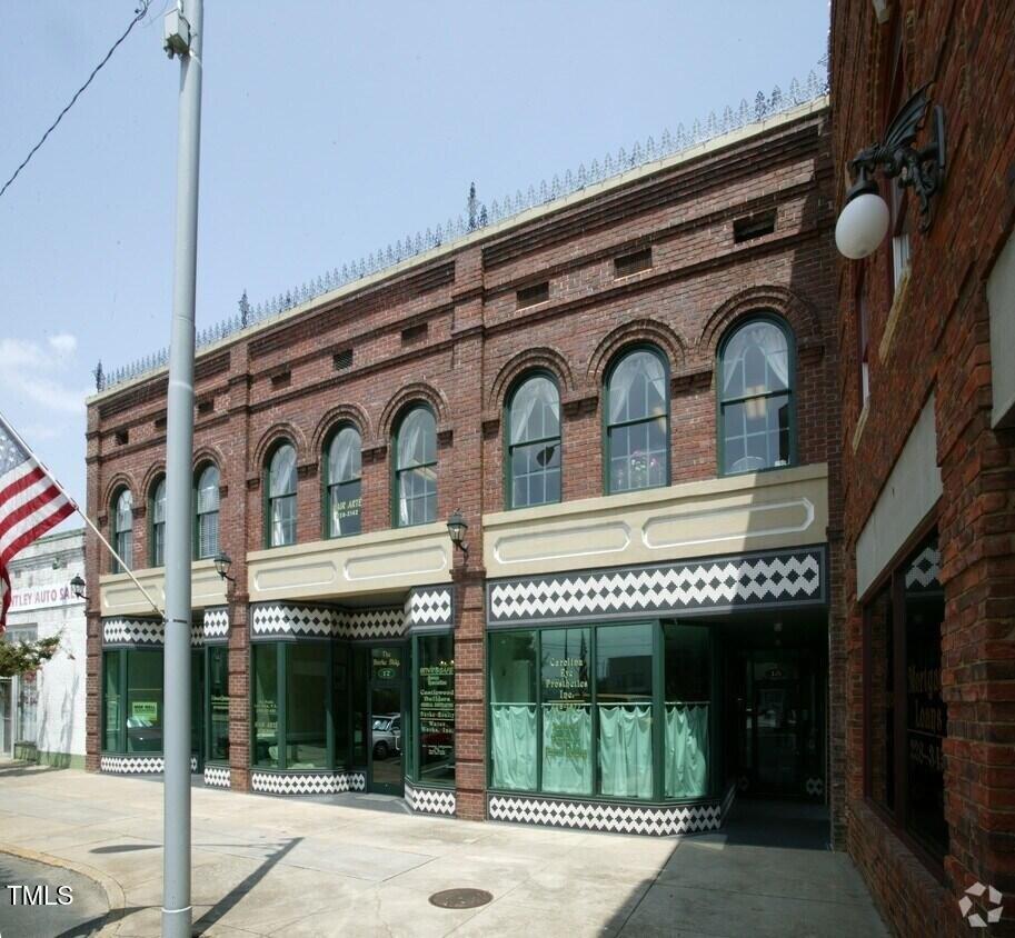 Property Image for 17 SE Court Square 203