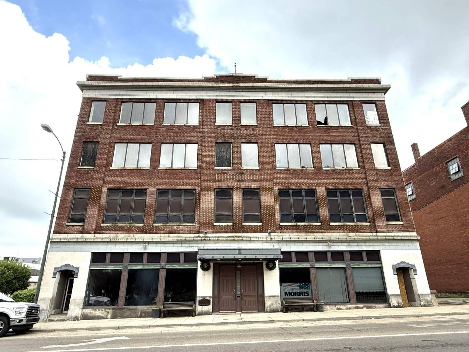 Property Image for 126 E High St