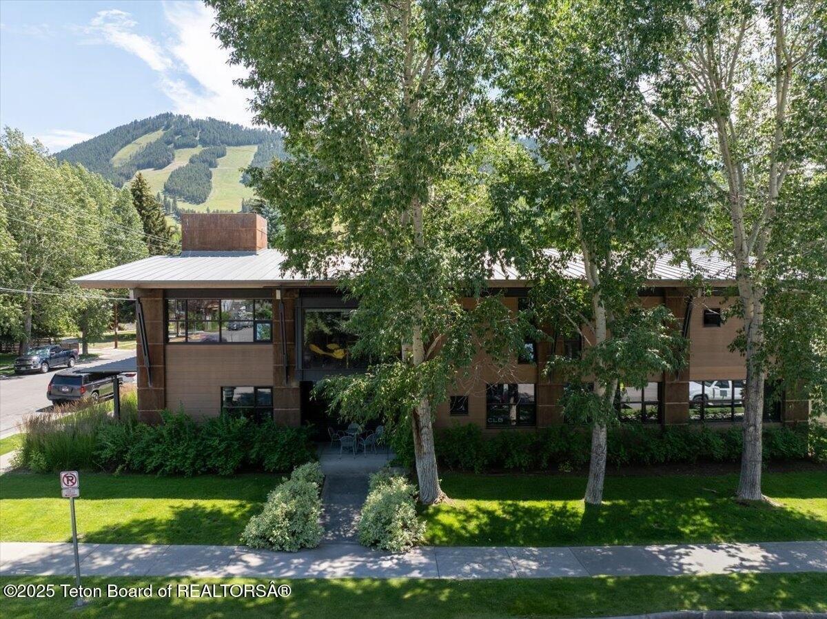 Property Image for 215 S KING Street