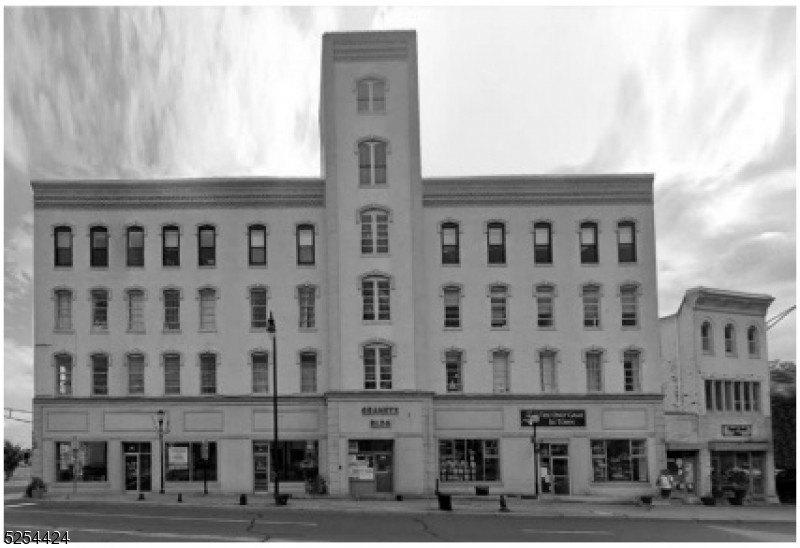 Property Image for 201-217 W Main St