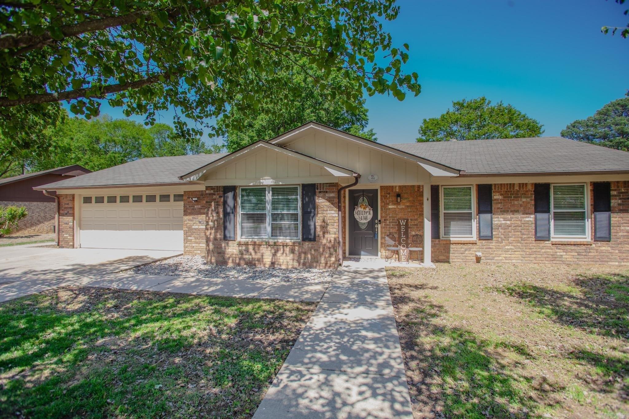 Property Image for 4 W Post Oak Drive