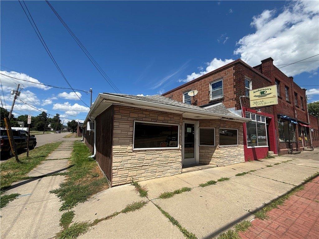 Property Image for 414-416 W Washington Avenue