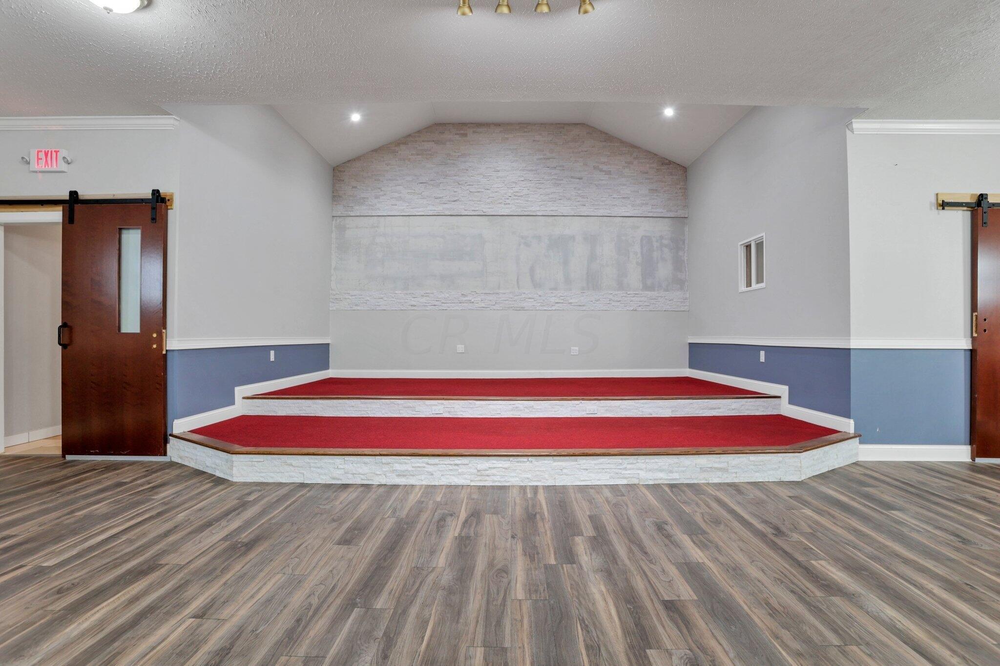 Property Image for 2000 lockbourne Road