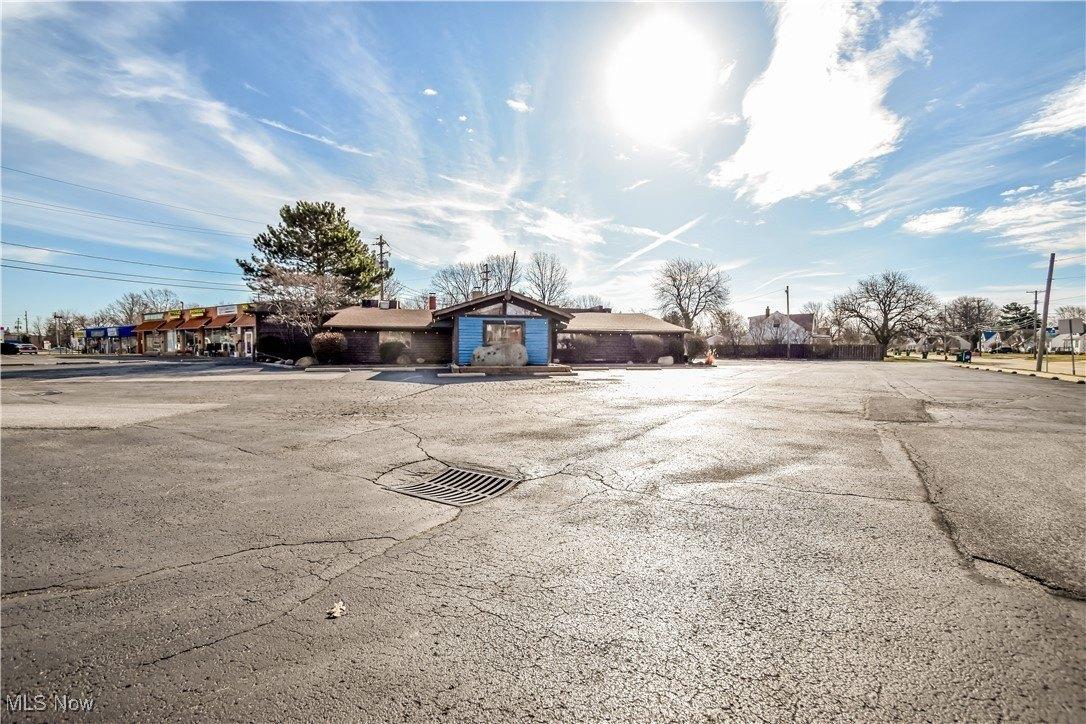 Property Image for 28810 Lake Shore Boulevard