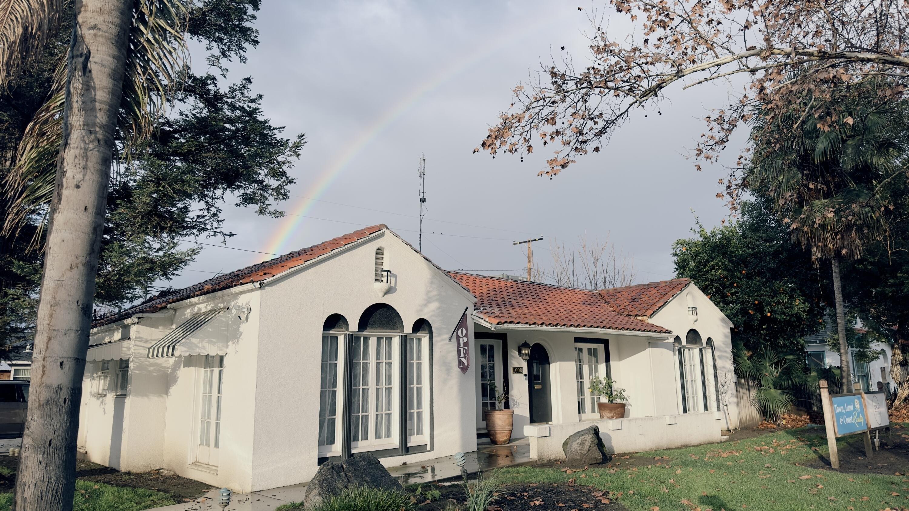 Property Image for 1008 E Tulare Avenue