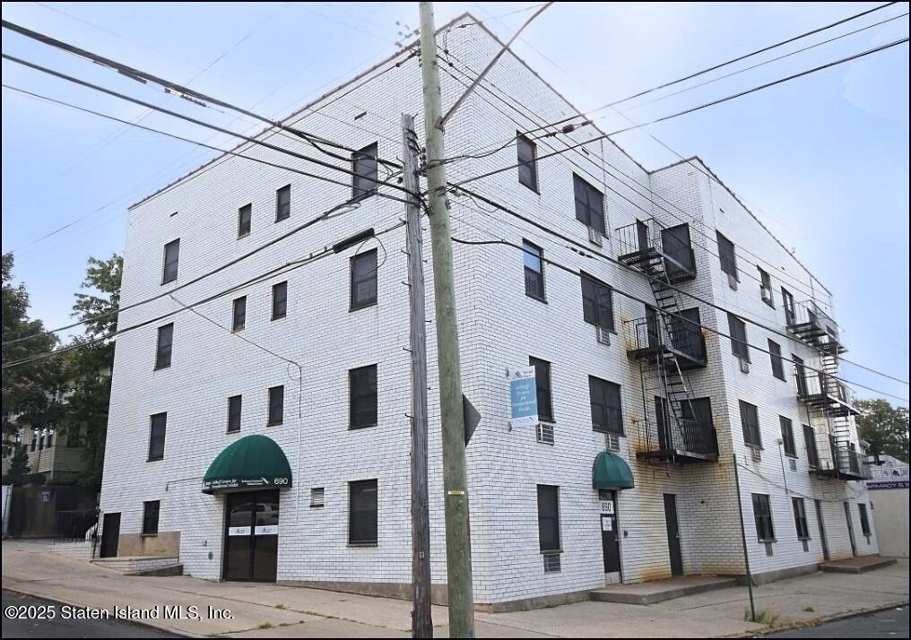 Property Image for 690 Castleton Avenue