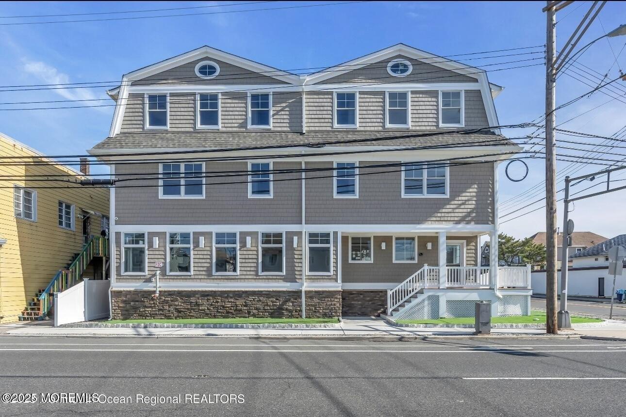 Property Image for 410 Central Avenue SE unit: 5 5