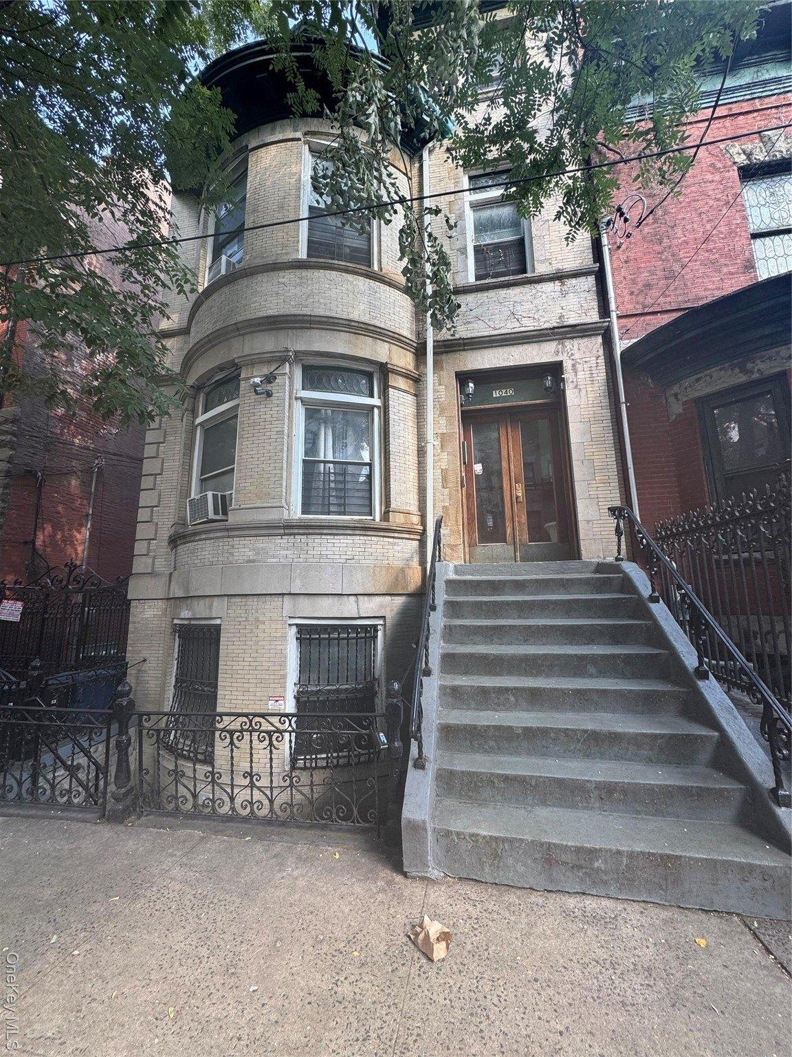 Property Image for 1040 Clay Avenue