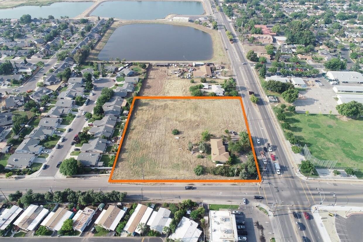 Property Image for 2413 Chestnut S