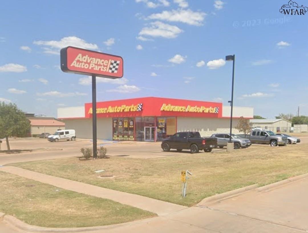 Property Image for 4205 JACKSBORO HIGHWAY Former Advance Auto Parts building