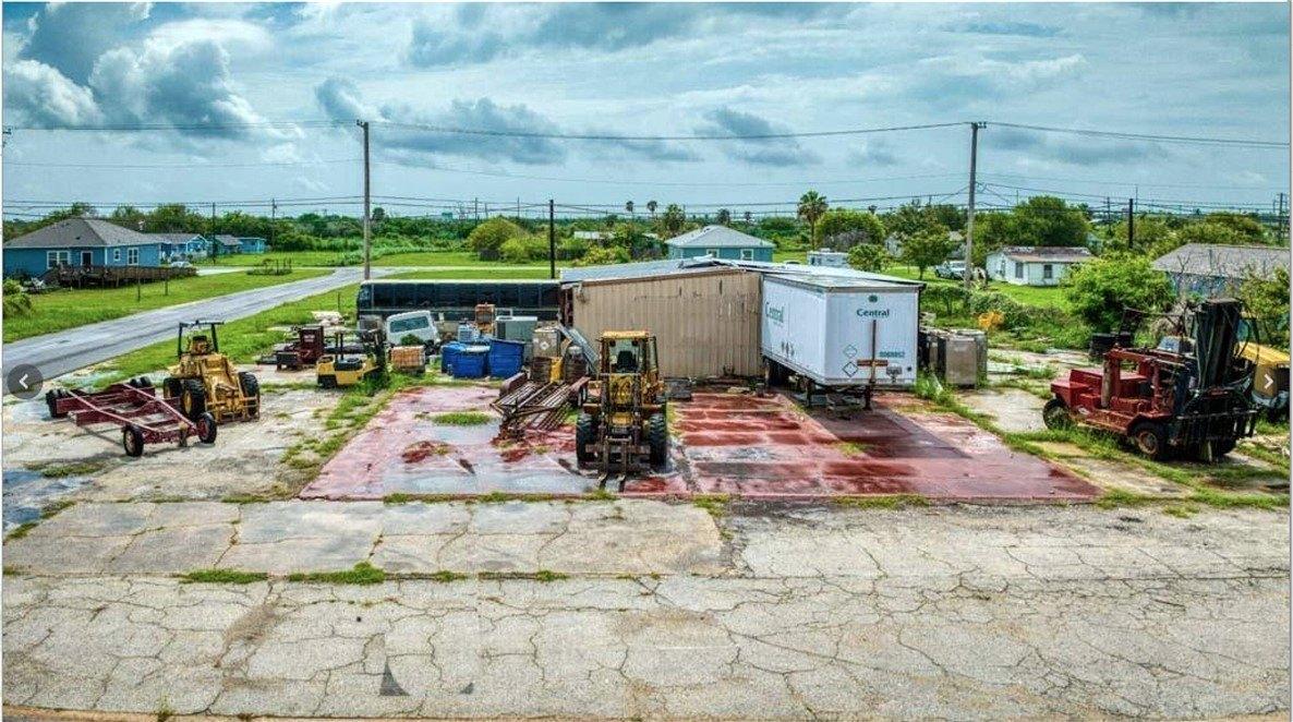 Property Image for 161 N commercial Street N