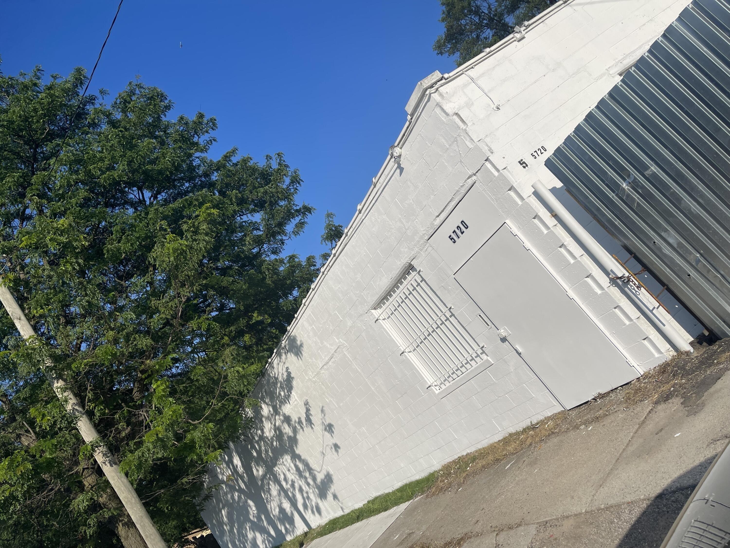 Property Image for 5720 E Davison Street
