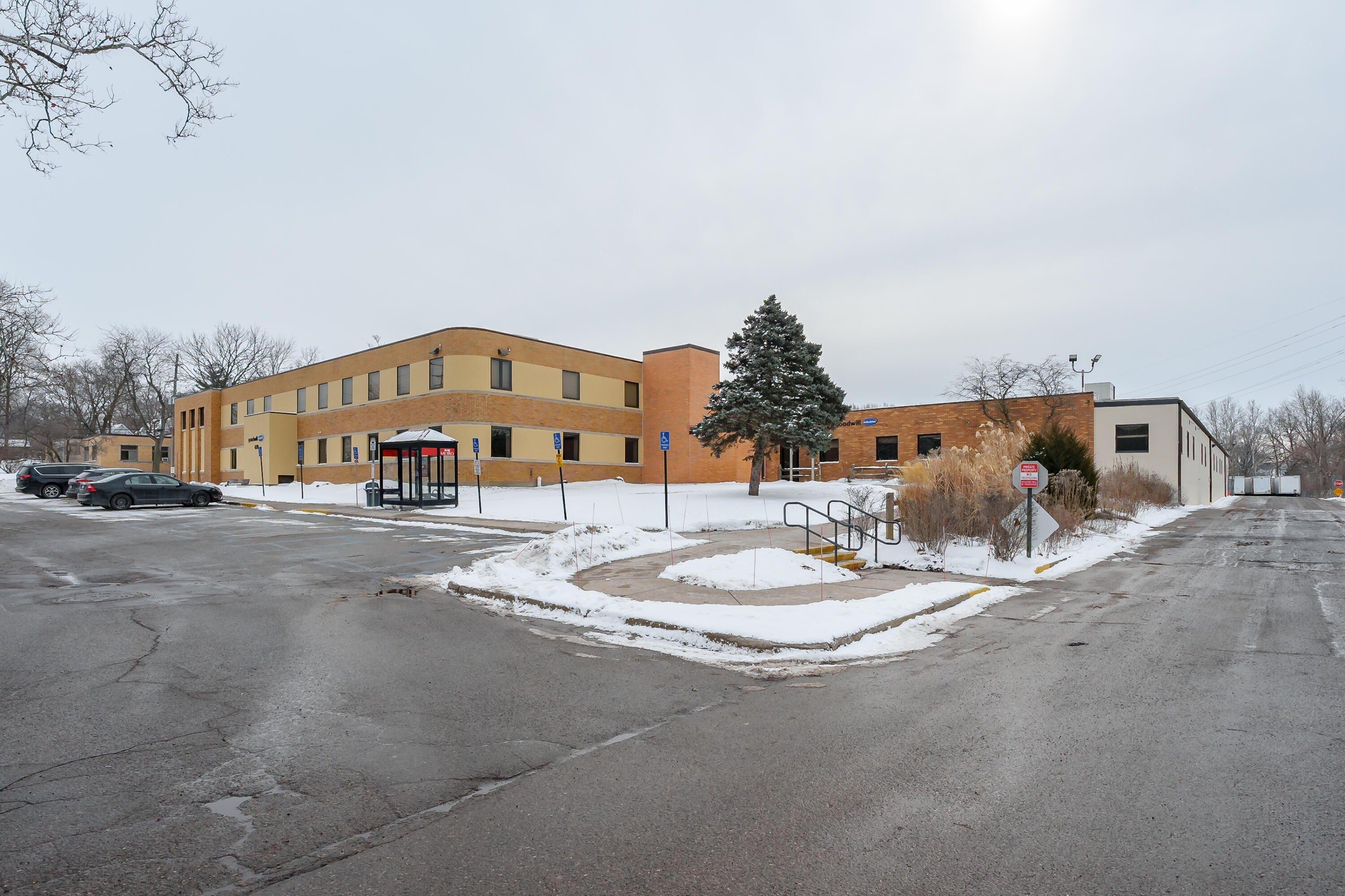 Property Image for 420 E Alcott Street