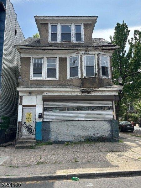 Property Image for 376 Avon Ave
