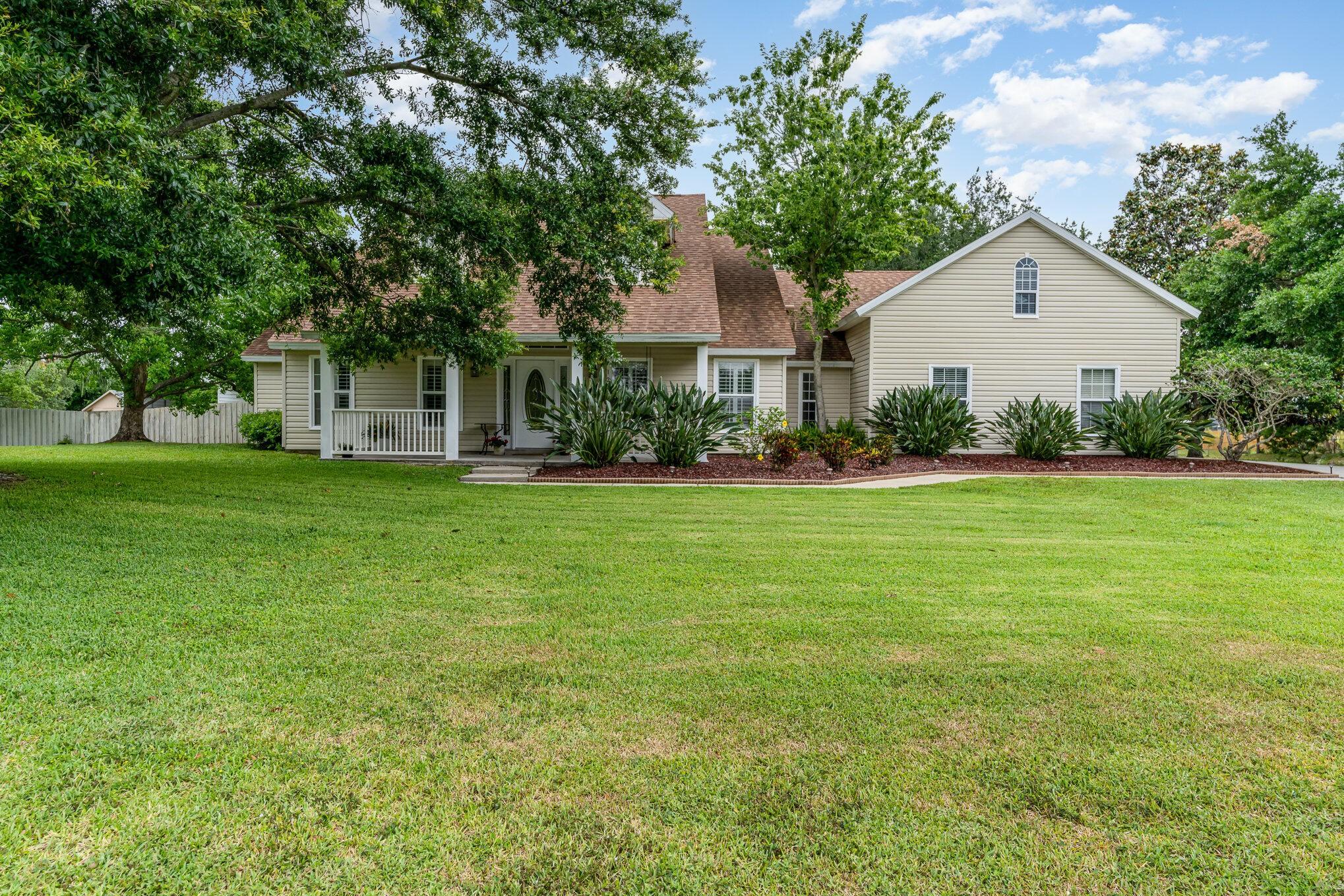 Property Image for 1218 Heritage Acres Boulevard