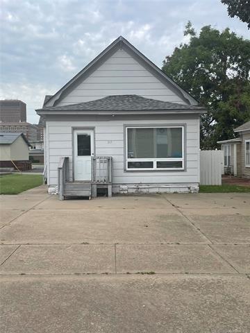 Property Image for 317 SE Delaware Avenue