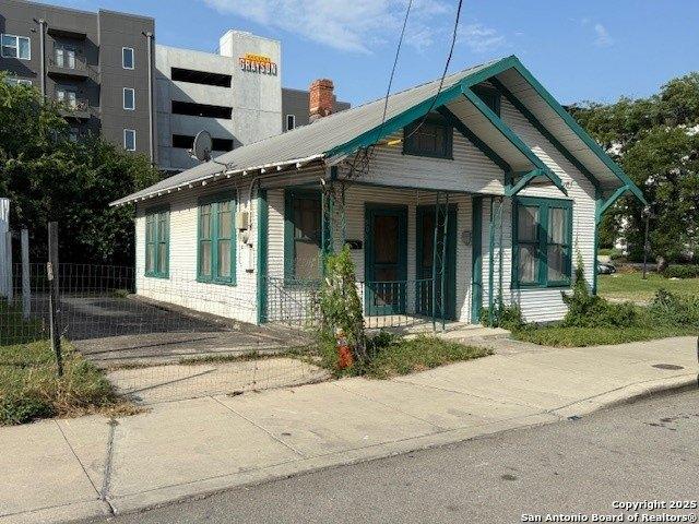 Property Image for 506 E Grayson