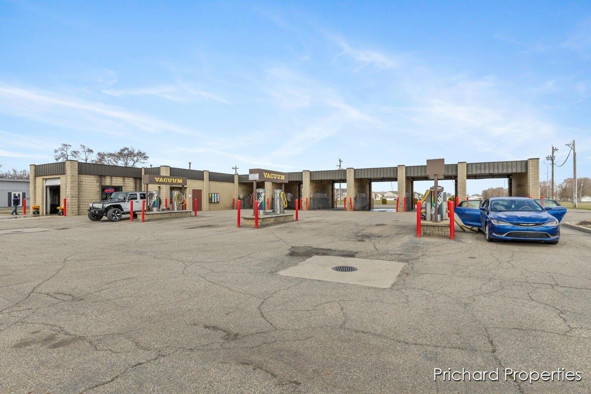 Property Image for 1025 W Michigan Avenue