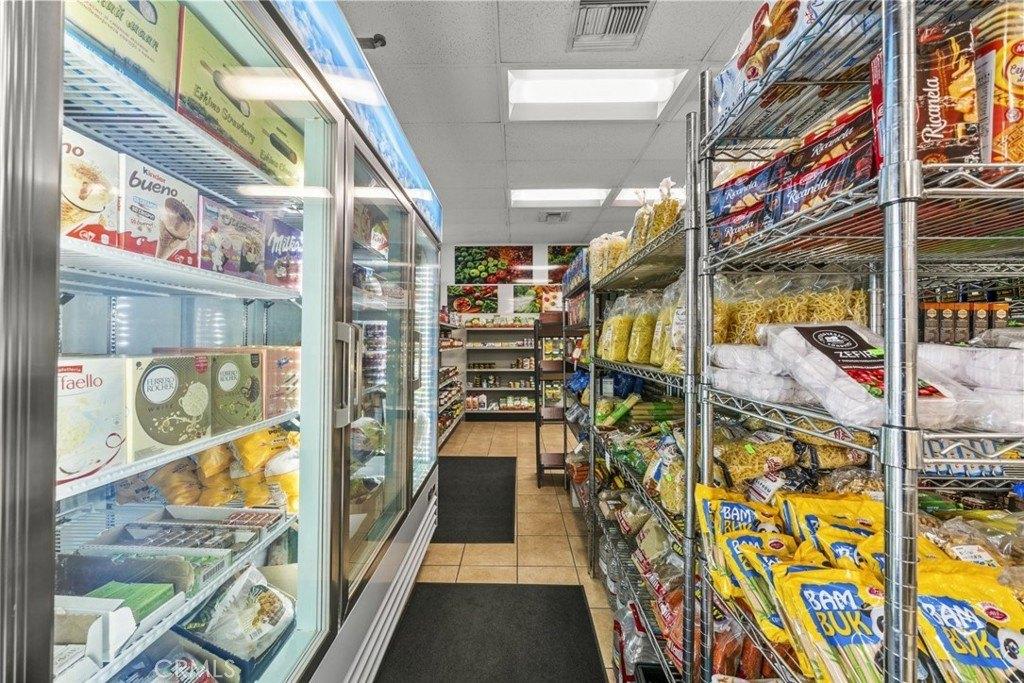 Property Image for 6023 Reseda Boulevard