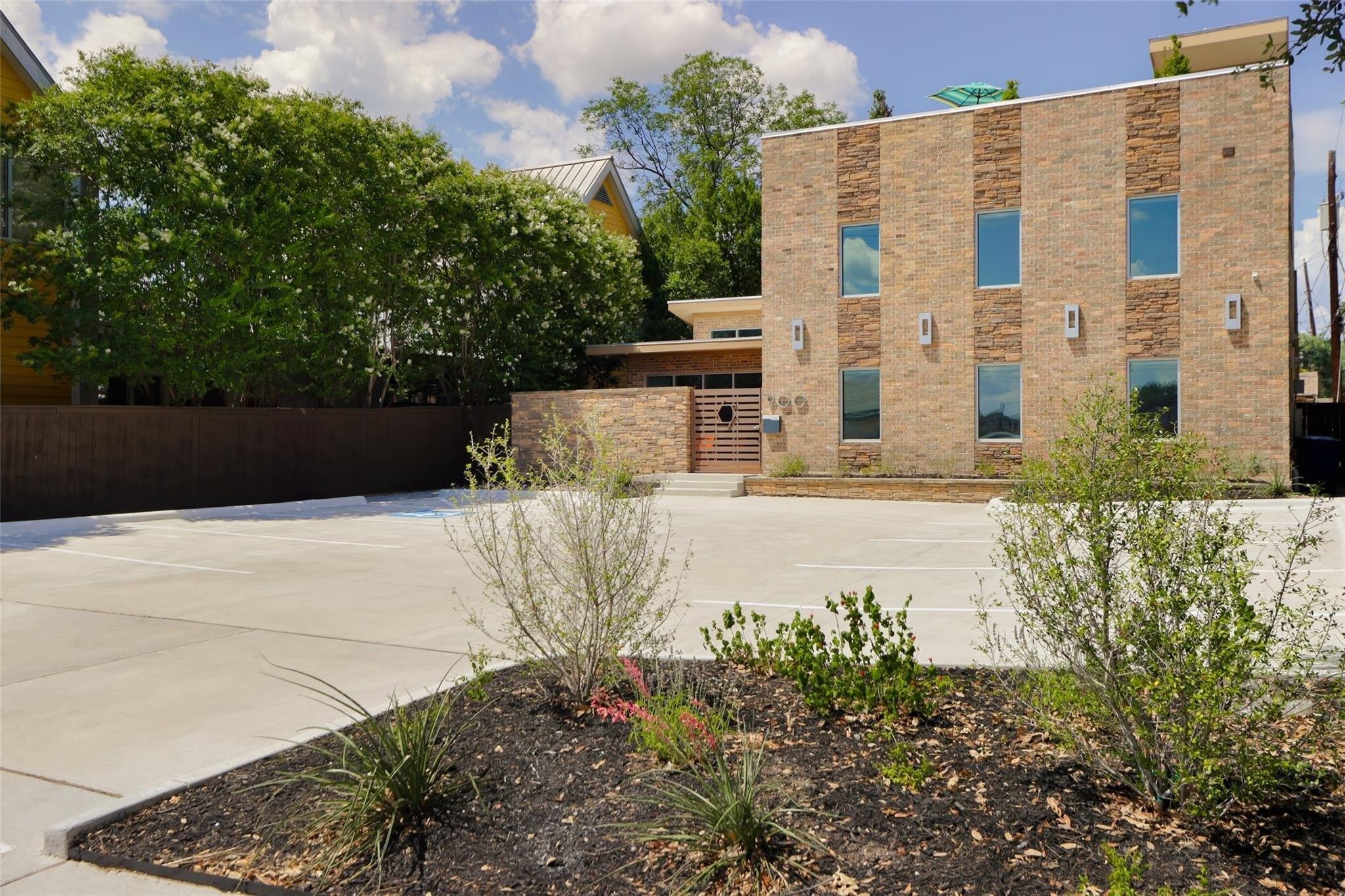 Property Image for 900 W North Loop BLVD