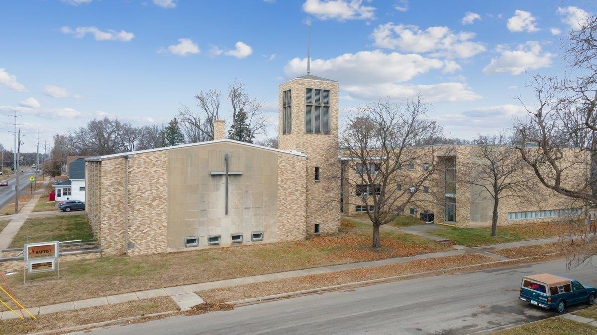 Property Image for 900 Burton Avenue