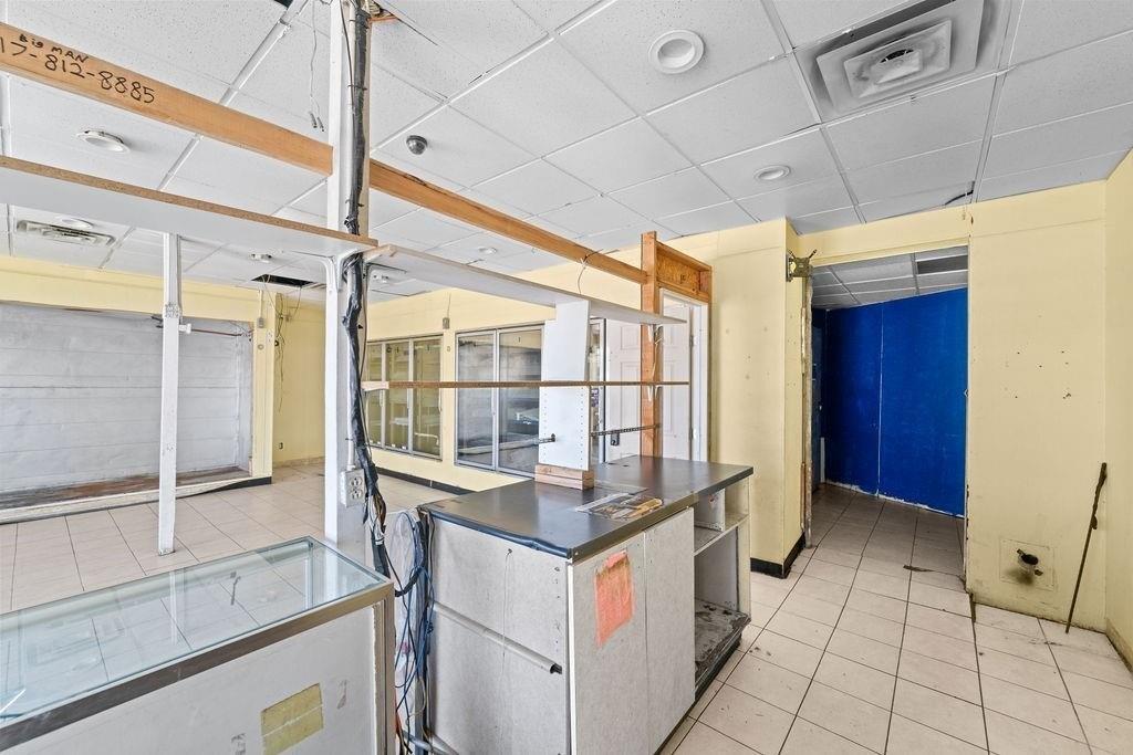 Property Image for 2600 E Belknap Street