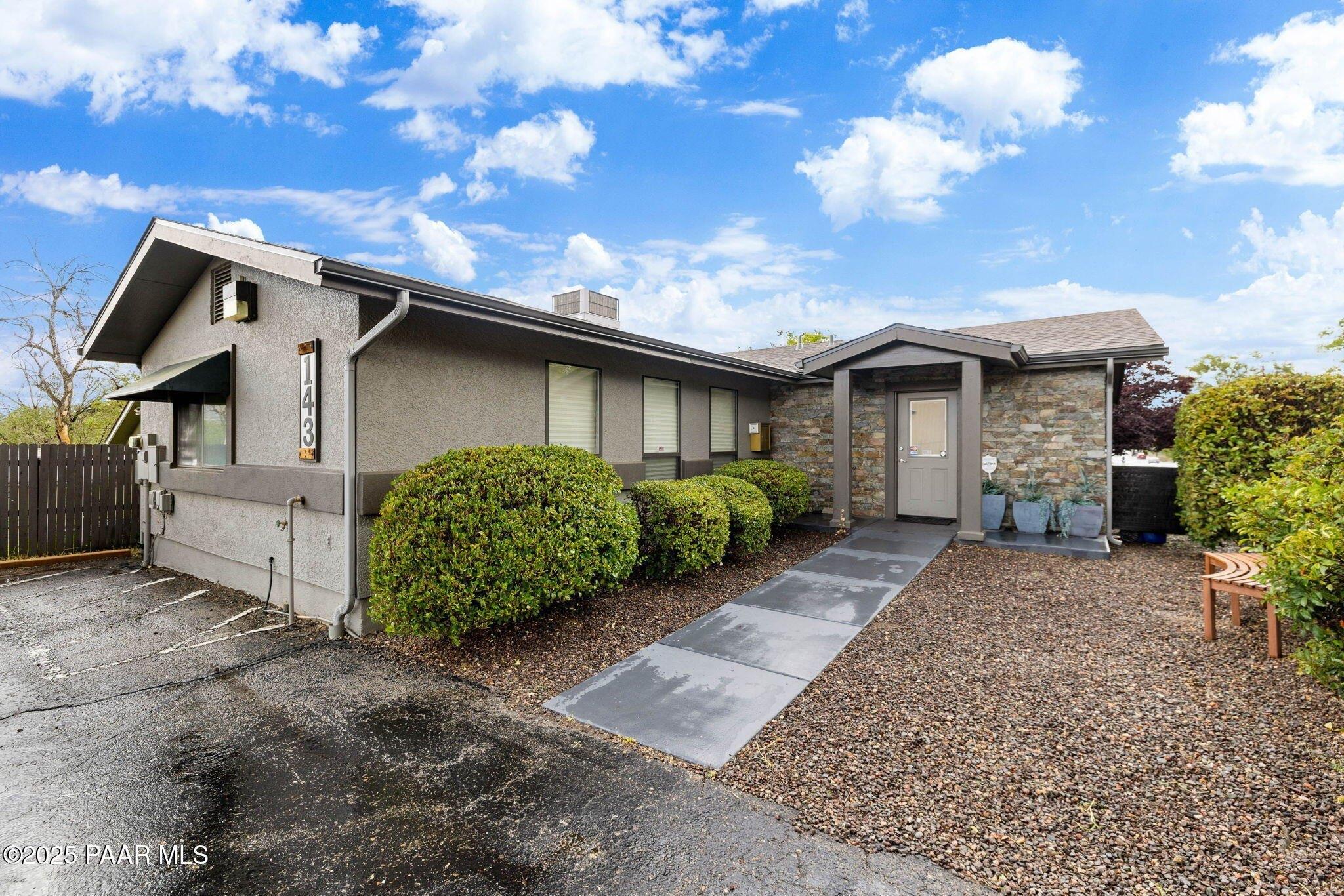 Property Image for 143 E Merritt St