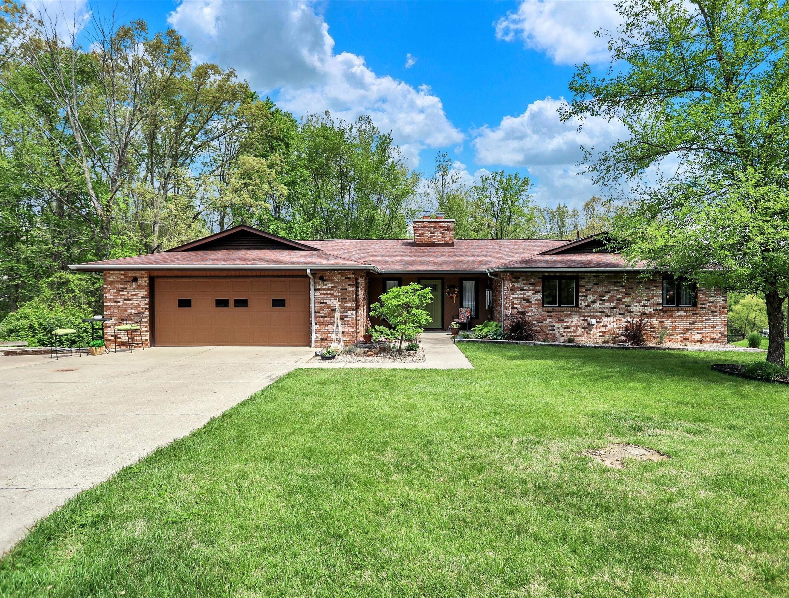 Property Image for 303 N Hickory Hills Drive
