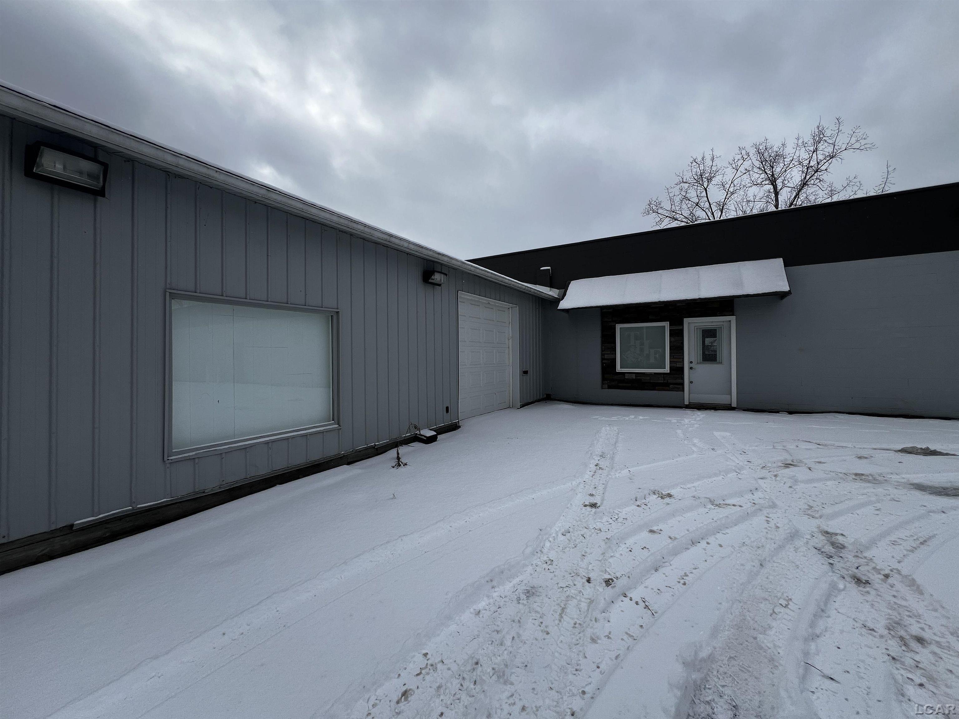 Property Image for 725 W Beecher