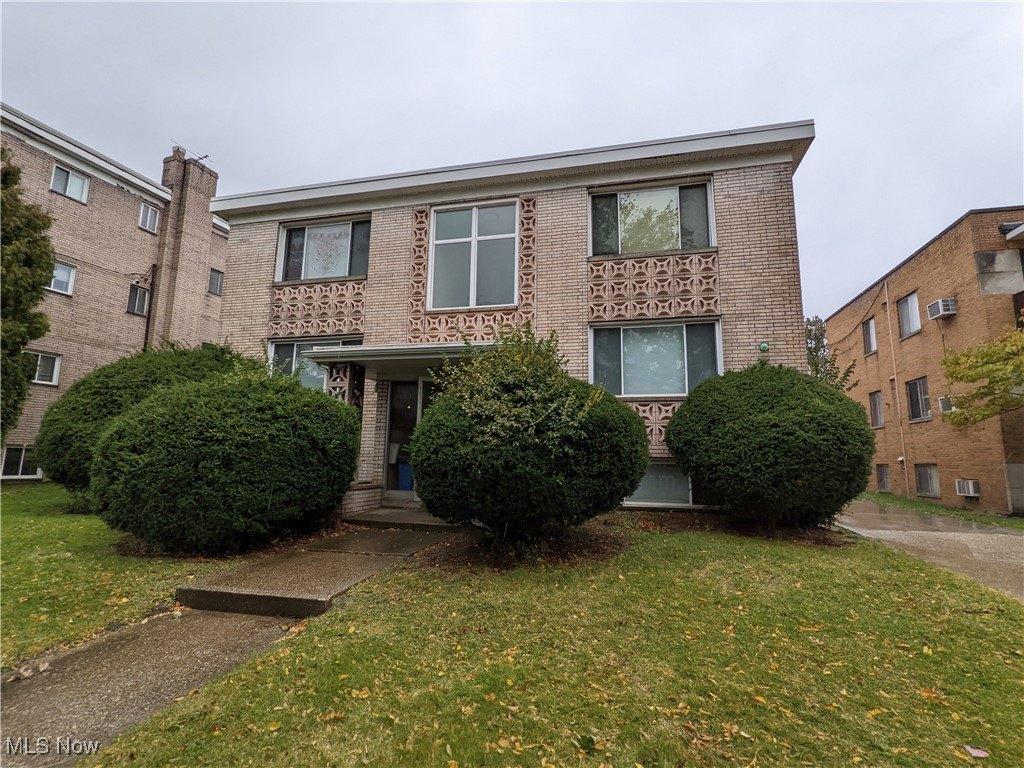 Property Image for 17740 Lake Shore Boulevard