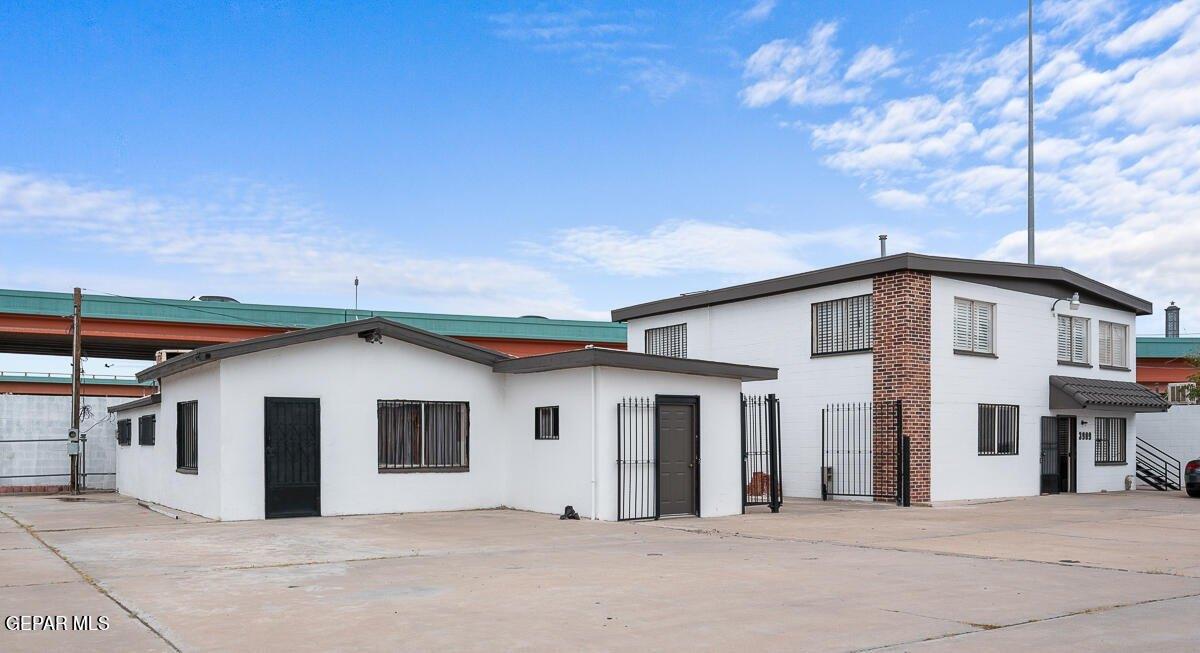 Property Image for 3905 DURAZNO Avenue